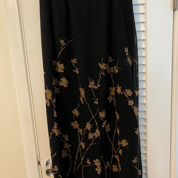 Ann Taylor size 6 Black Skirt - Picture 5 of 5